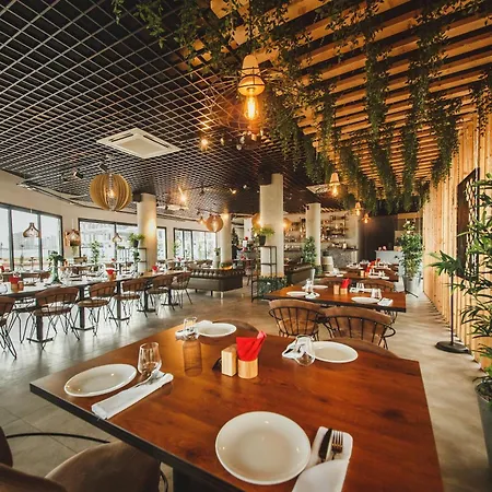 Garden View Two Bedroom In Caesar & Spa, Long Appartement *