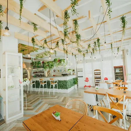 Garden View Two Bedroom In Caesar & Spa, Long Perivolia tou Trikomou