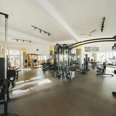 Garden View Two Bedroom In Caesar & Spa, Long *