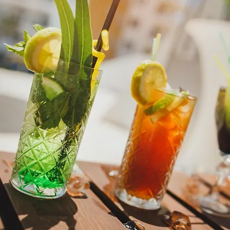 Garden View Two Bedroom In Caesar & Spa, Long Appartement