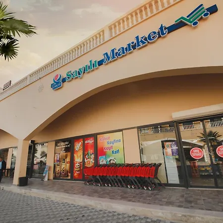 Garden View Two Bedroom In Caesar & Spa, Long *