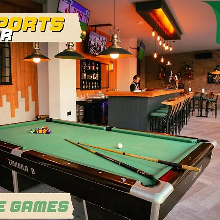 Garden View Two Bedroom In Caesar & Spa, Long