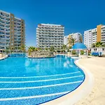 Garden View Two Bedroom In Caesar & Spa, Long