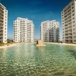 Garden View Two Bedroom In Caesar & Spa, Long