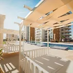Garden View Two Bedroom In Caesar & Spa, Long Apartment