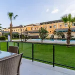 Apartment Garden View Two Bedroom In Caesar & Spa, Long *