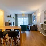 Apartment Garden View Two Bedroom In Caesar & Spa, Long *