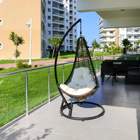 Garden View Two Bedroom In Caesar & Spa, Long *