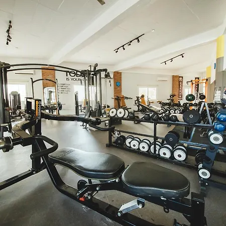 Garden View Two Bedroom In Caesar & Spa, Long *