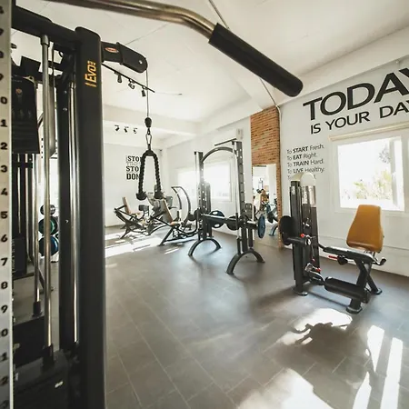 Garden View Two Bedroom In Caesar & Spa, Long Apartmán *