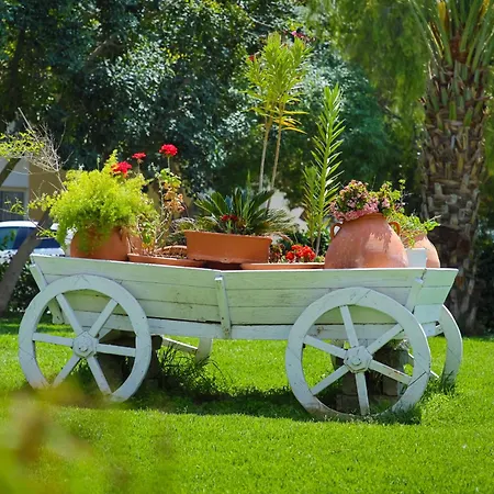 Daire Garden View Two Bedroom In Caesar & Spa, Long Perivolia tou Trikomou