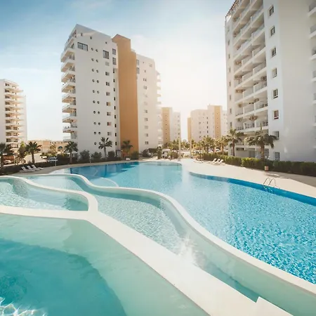 Daire Garden View Two Bedroom In Caesar & Spa, Long *