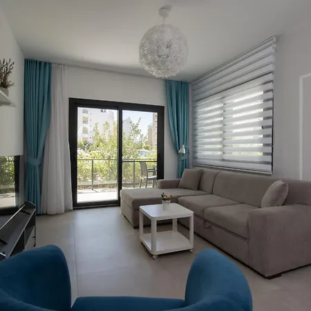 Appartement Garden View Two Bedroom In Caesar & Spa, Long