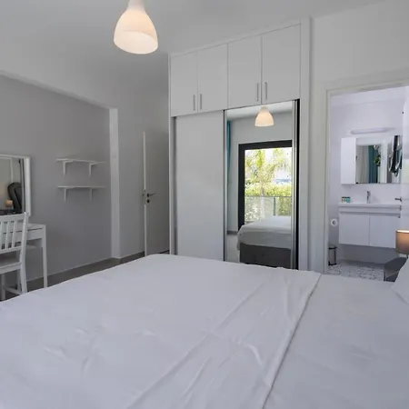 Appartement Garden View Two Bedroom In Caesar & Spa, Long *