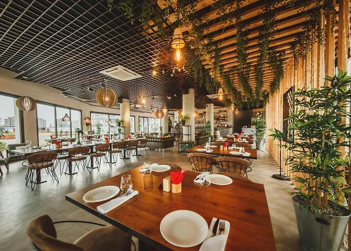 Garden View Two Bedroom In Caesar & Spa, Long Daire *