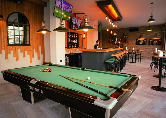 Daire Garden View Two Bedroom In Caesar & Spa, Long *