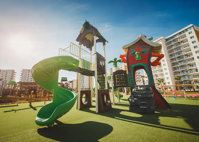 Garden View Two Bedroom In Caesar & Spa, Long Daire