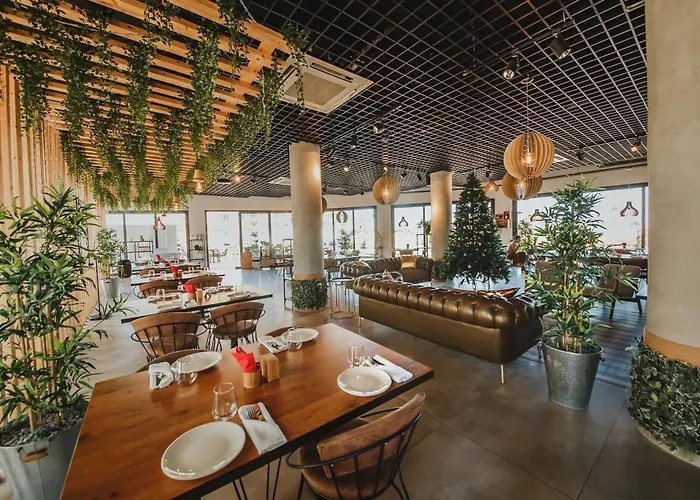 Daire Garden View Two Bedroom In Caesar & Spa, Long