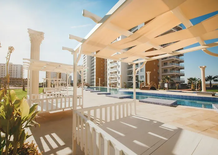 Garden View Two Bedroom In Caesar & Spa, Long Daire