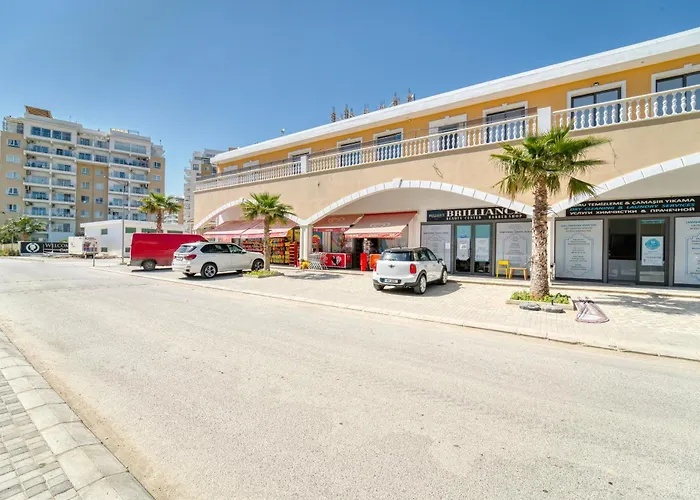 Daire Garden View Two Bedroom In Caesar & Spa, Long *