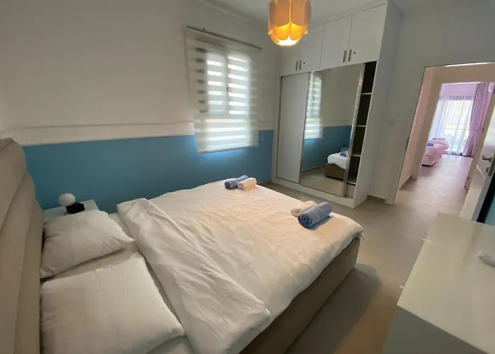 Garden View Two Bedroom In Caesar & Spa, Long *